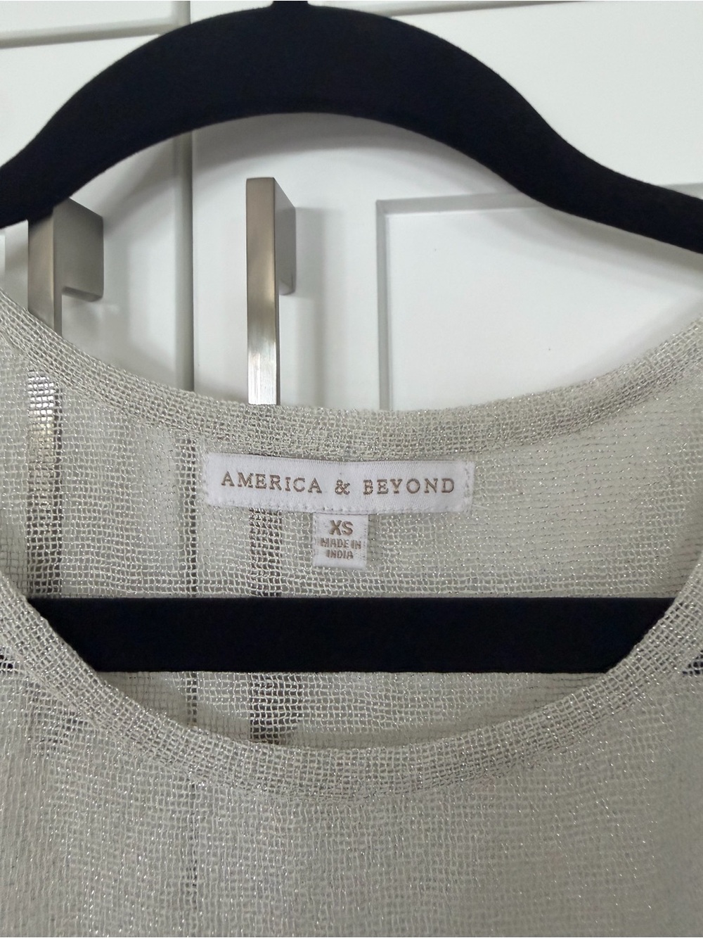 America & Beyond Light whitish Gray Sleeveless Knit Beach 🏖️ coverup size XS - Picture 3 of 12